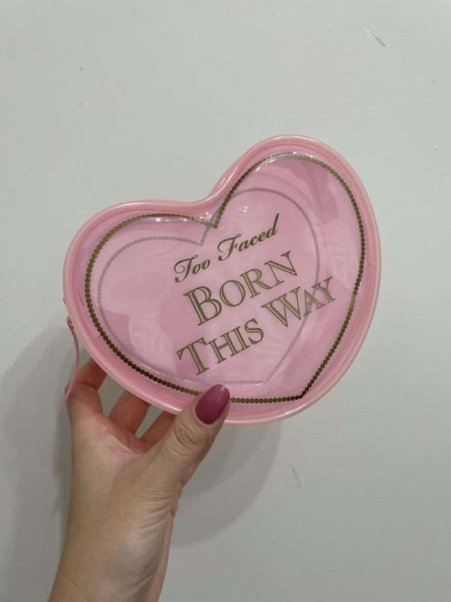 Necessaire Coração Rosa Transparente - Too Faced - Image 5